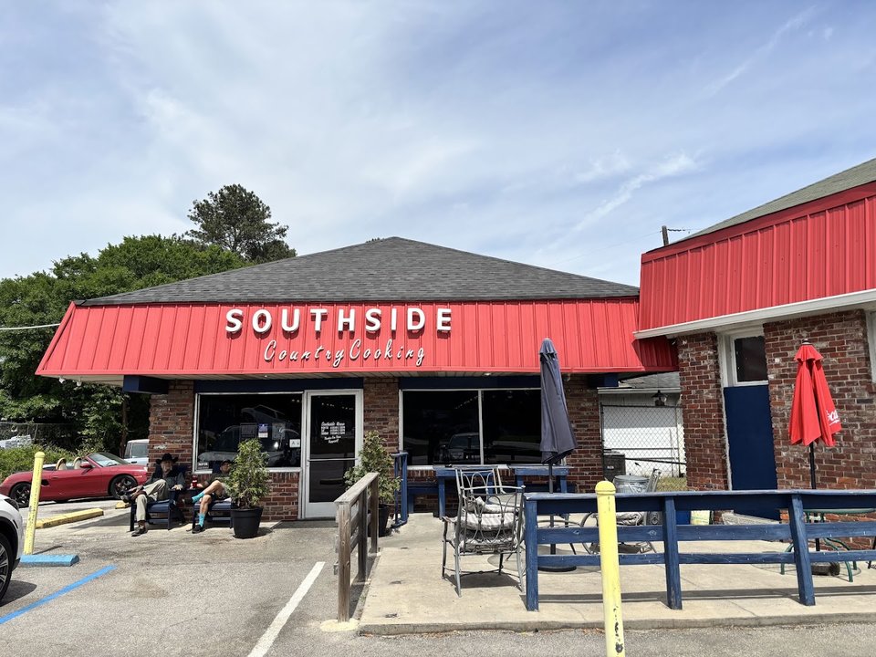 Front view of George's Southside Restaurant